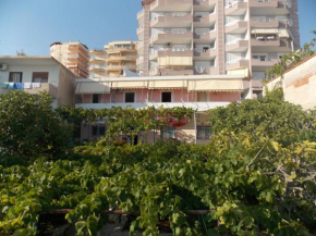 Detjon Beach Apartments